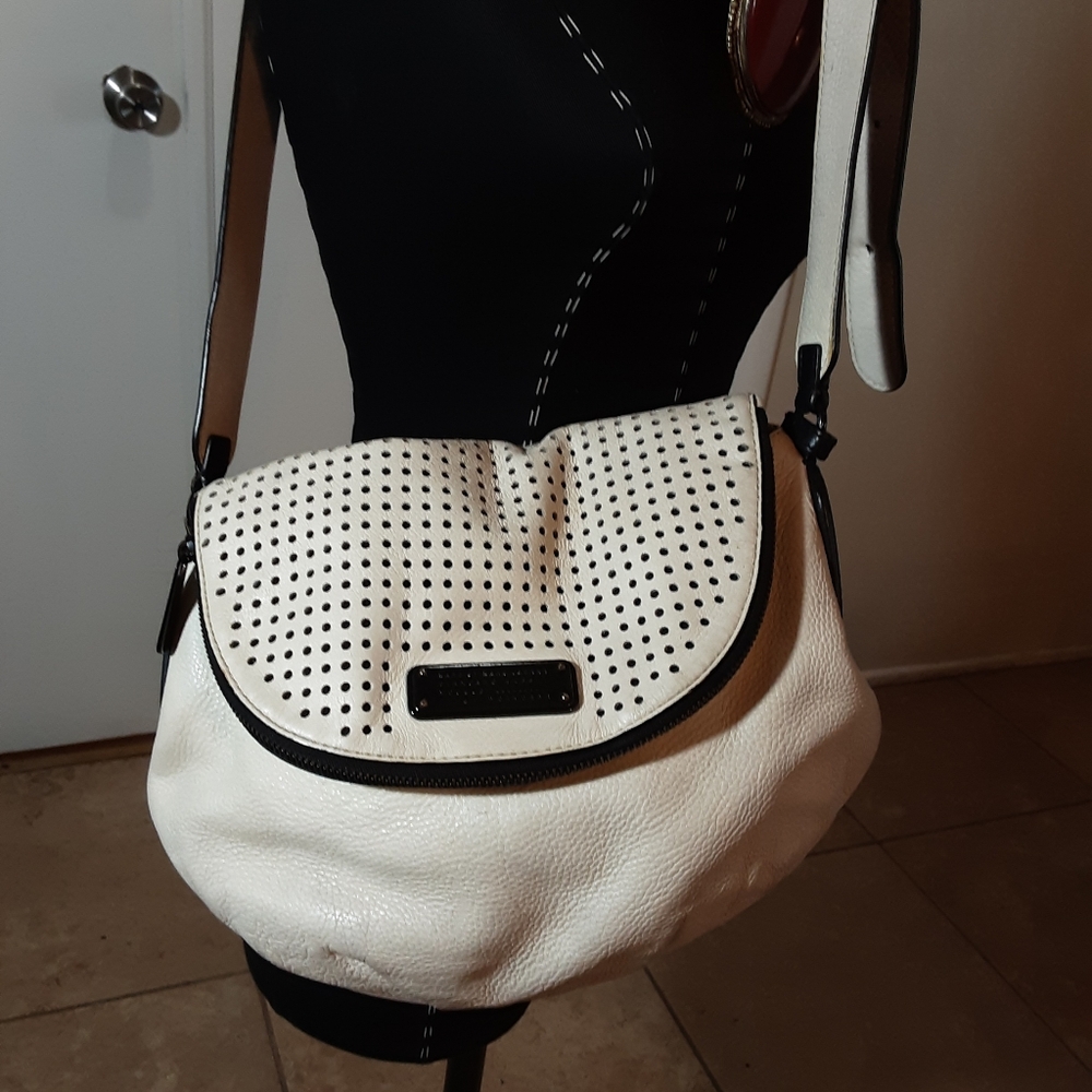 Marc By Marc Jacobs Ivory Perforated Shoulder Bag - Picture 3 of 3